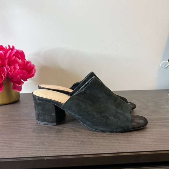 Black Slip on Block Heel - Picture 2 of 7